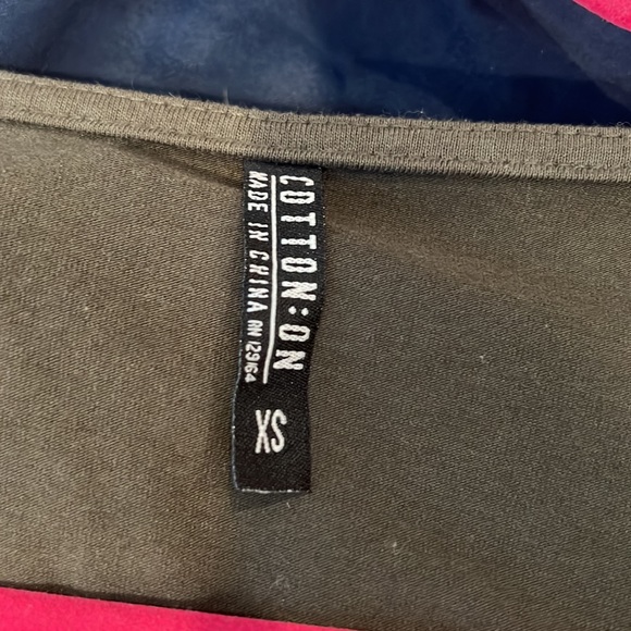 Green dress - Picture 2 of 2